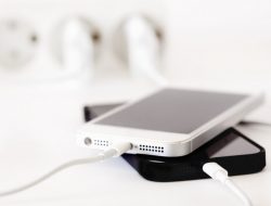 5 Tips Agar Baterai iPhone Tidak Cepat Rusak Dan Awet