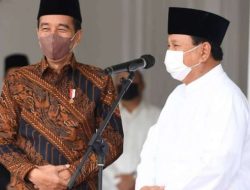 Prabowo Bersaksi Jokowi Tenang Pimpin Indonesia Saat Krisis