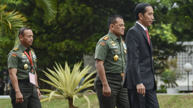 Presiden Jokowi bersama Jenderal Gatot Nurmantyo