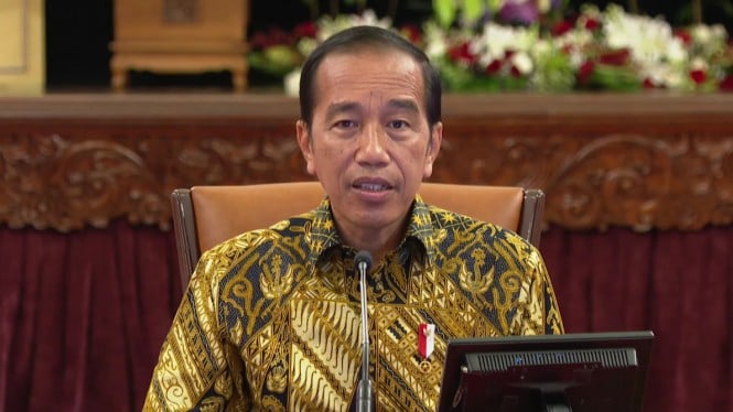 Presiden Jokowi beri keterangan pers pencabutan PPKM