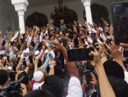 Ribuan Warga Padati Masjid Raya Baiturrahman Aceh untuk Bertemu Anies