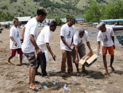 Sambil Jaring Dukungan untuk Ganjar, Relawan Lakukan Aksi Bersih-bersih Pantai