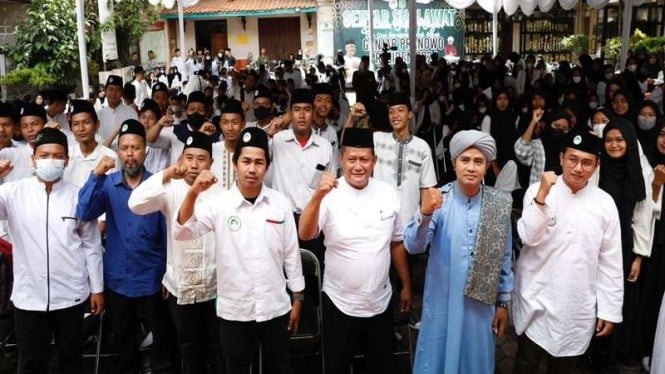 Santri di Jawa Barat menggaungkan 'Ganjar Pranowo Presiden 2024'
