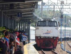 12 Jadwal Keberangkatan Kereta Api dari Jakarta Molor Akibat Banjir Semarang