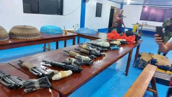 Kepolisian Filipina menangkap WNI Anton Gobay karena membawa 12 pucuk senjata