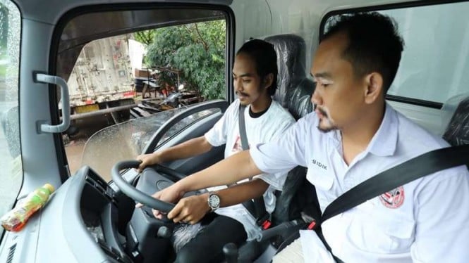 Komunitas sopir truk pendukung Ganjar gelar sosialisasi keselamatan berkendara