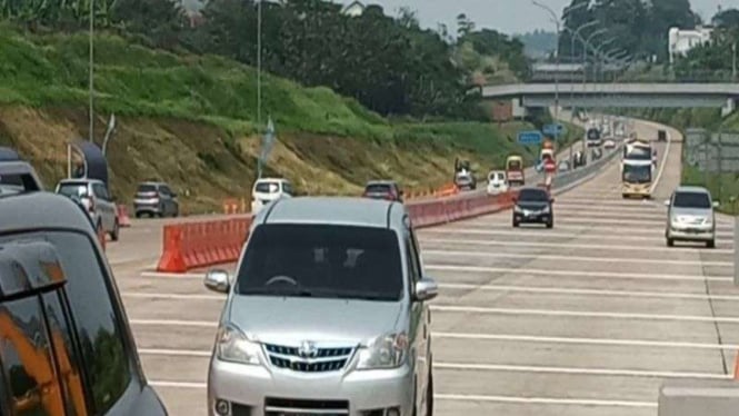 Ruas tol Semarang-Batang di Kalikangkung Semarang pada H-4 Lebaran 2023.
