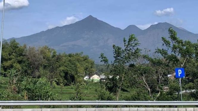 Foto arsip: Gunung Arjuno Welirang dilihat dari wilayah Kabupaten Pasuruan, Jawa Timur.